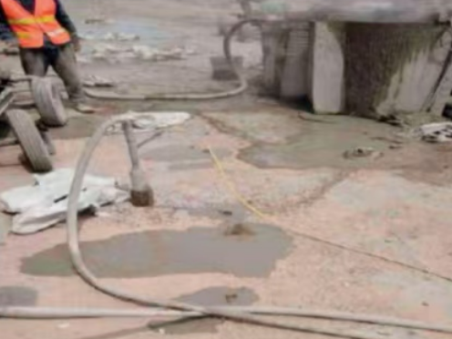 繁昌水泥混凝土路面板底注浆技术 路面脱空注浆整治方案